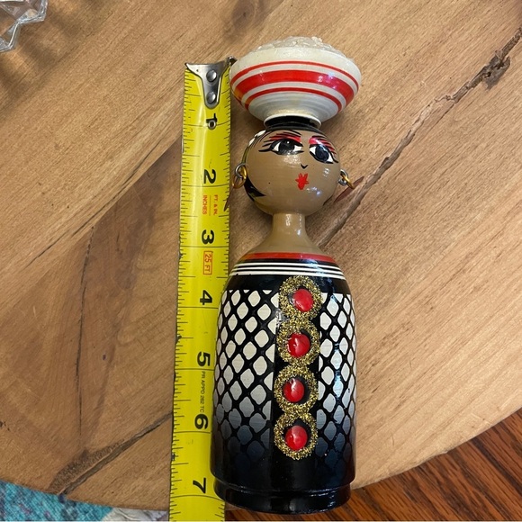 Vintage Hand Painted Wood Peg Woman Holding Rice Bowl On Head 6 1/2 inches tall - Picture 9 of 10